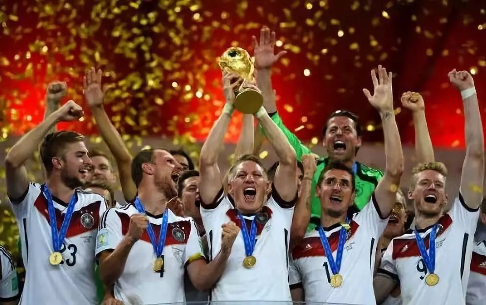  罗马中场核心，国家队遭重伤  